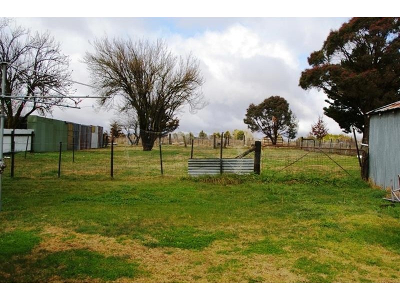 4 Rowan Avenue, Uralla NSW 2358