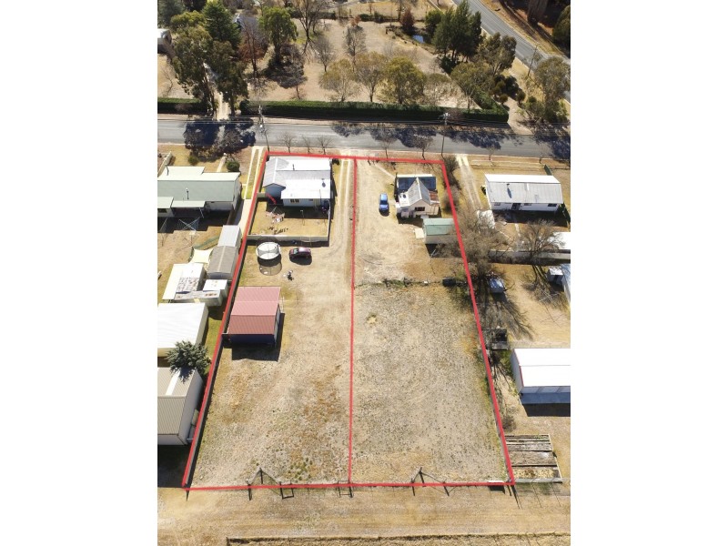 4 Rowan Avenue, Uralla NSW 2358