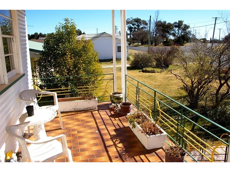 48 East Street, Uralla NSW 2358