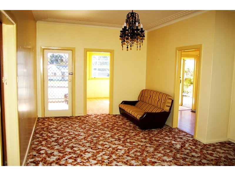 48 East Street, Uralla NSW 2358
