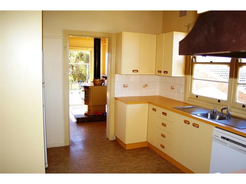 48 East Street, Uralla NSW 2358