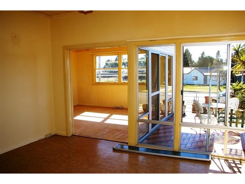 48 East Street, Uralla NSW 2358