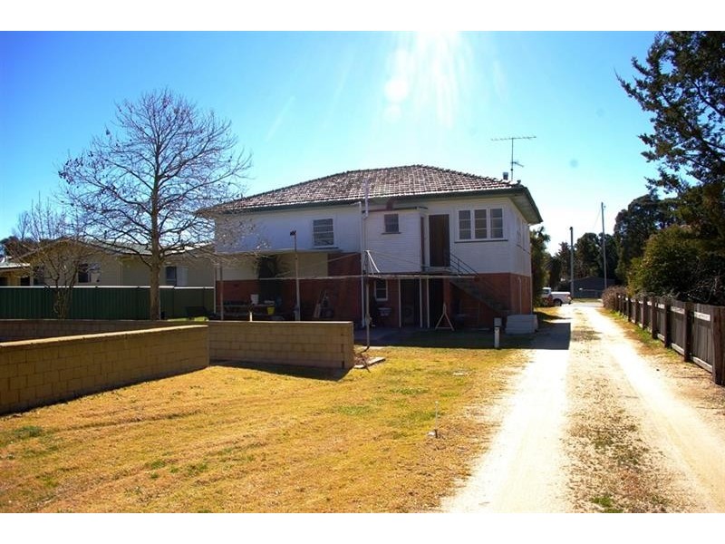 48 East Street, Uralla NSW 2358