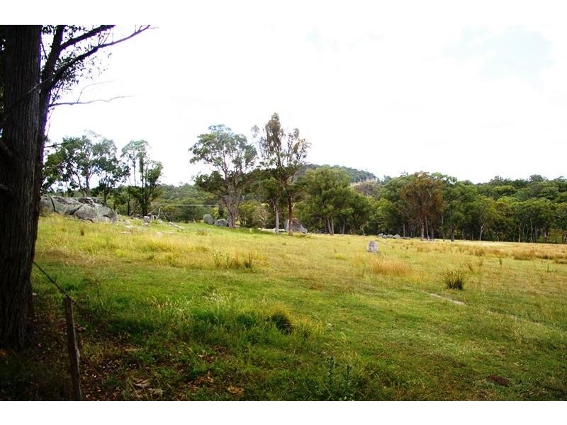 105 Everton Vale Road, Uralla NSW 2358