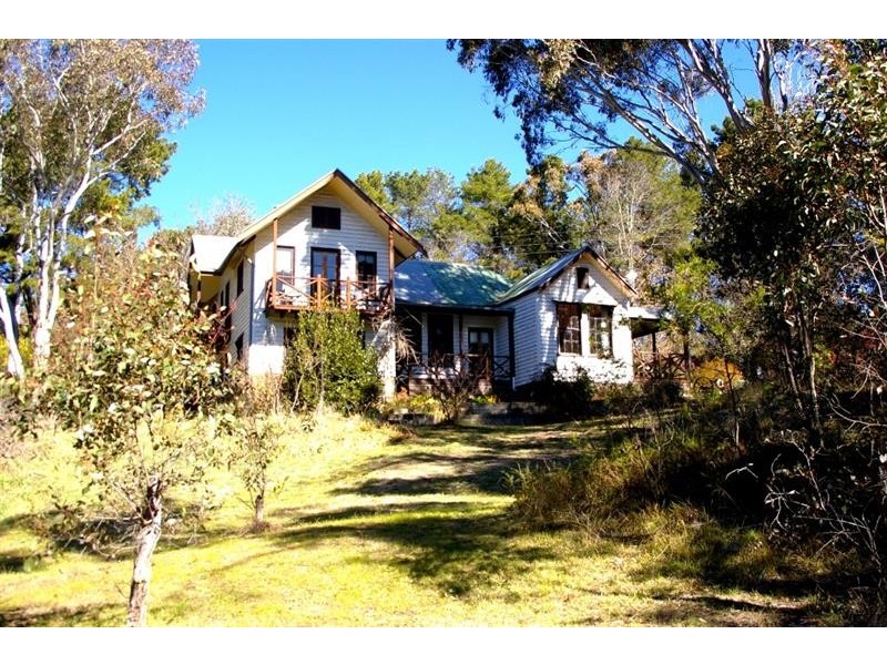 136 Kingstown Rd, Uralla NSW 2358