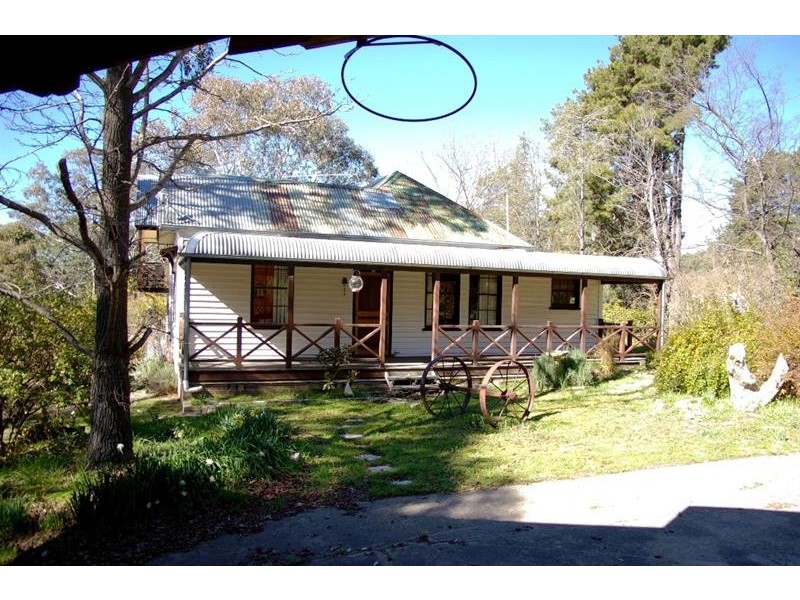 136 Kingstown Rd, Uralla NSW 2358