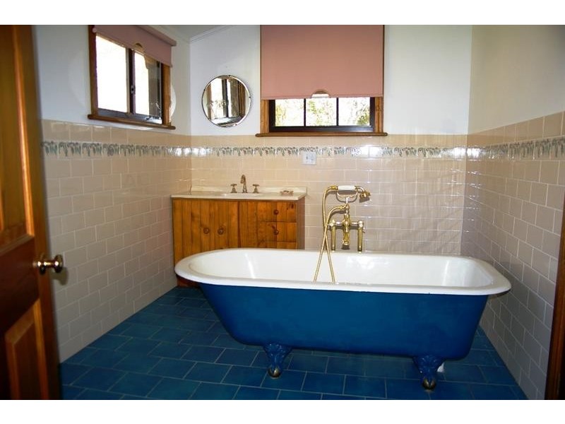 136 Kingstown Rd, Uralla NSW 2358