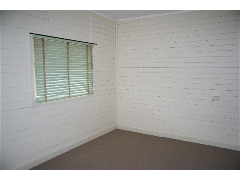 4 Rowan Avenue, Uralla NSW 2358