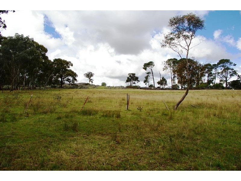 126 Rifle Range Rd, Uralla NSW 2358