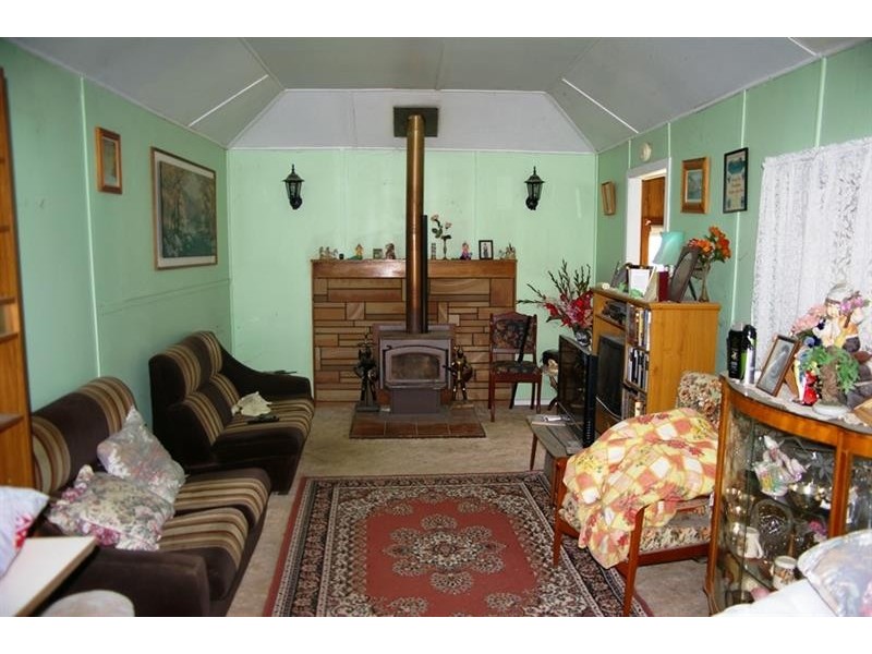 126 Rifle Range Rd, Uralla NSW 2358