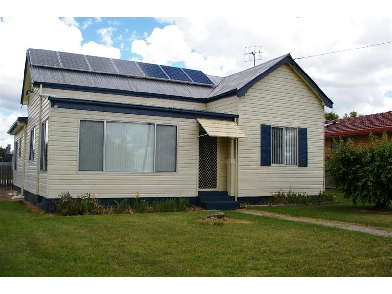 13 Mcmahon St, Uralla NSW 2358