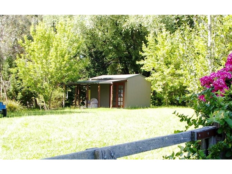 21 Elizabeth Avenue, Uralla NSW 2358