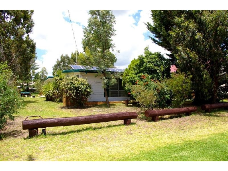 150 Bridge Street, Uralla NSW 2358