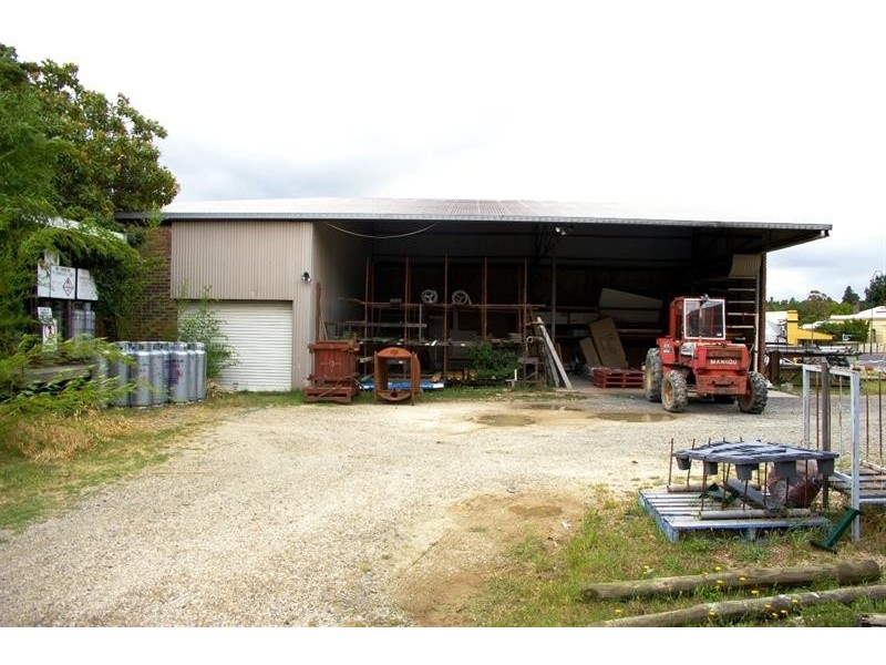 28 Hill St, Uralla NSW 2358