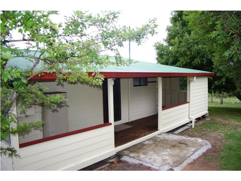 35 John Street, Uralla NSW 2358