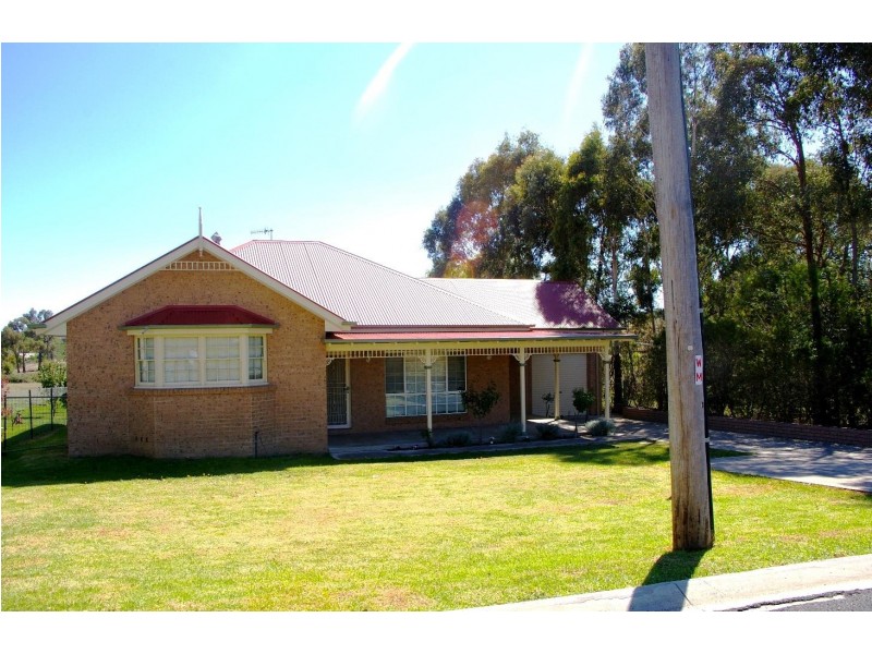 14 McKenzie Street, Uralla NSW 2358