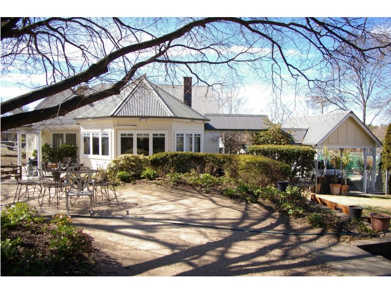 4 Park Street, Uralla NSW 2358