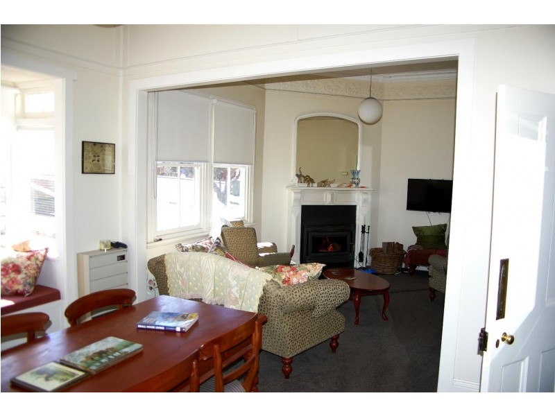 4 Park Street, Uralla NSW 2358