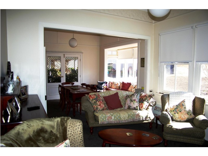 4 Park Street, Uralla NSW 2358