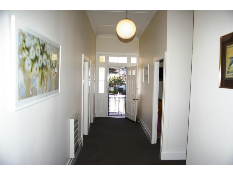 4 Park Street, Uralla NSW 2358