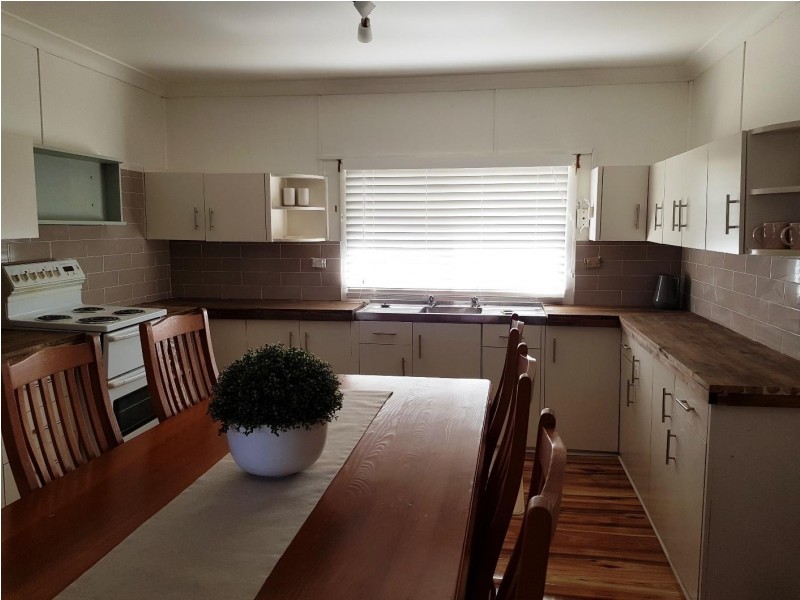 161W Fitzroy Street, Walcha NSW 2354