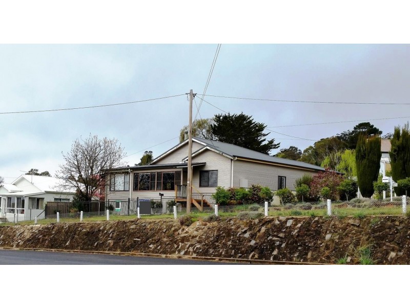 153W Fitzroy Street, Walcha NSW 2354