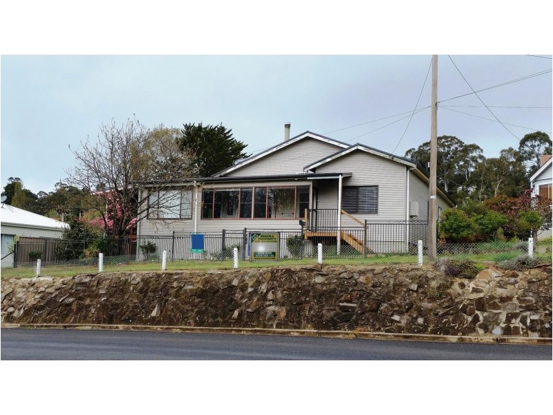 153W Fitzroy Street, Walcha NSW 2354