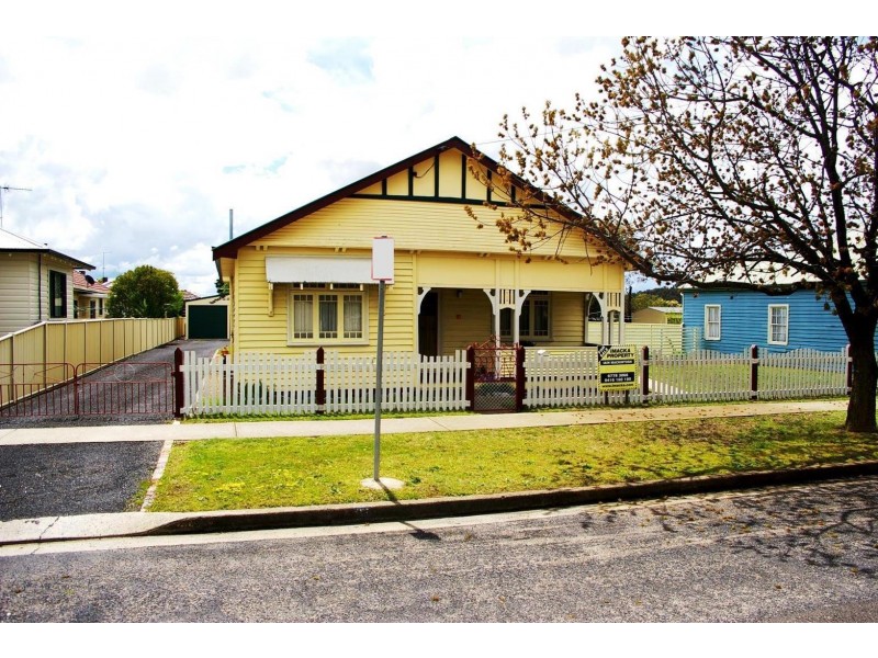 87 Bridge Street, Uralla NSW 2358