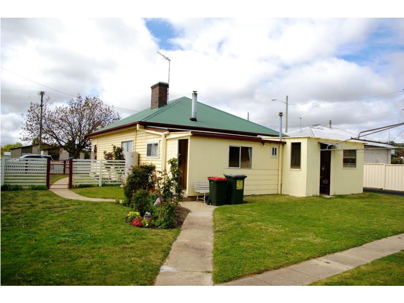 87 Bridge Street, Uralla NSW 2358