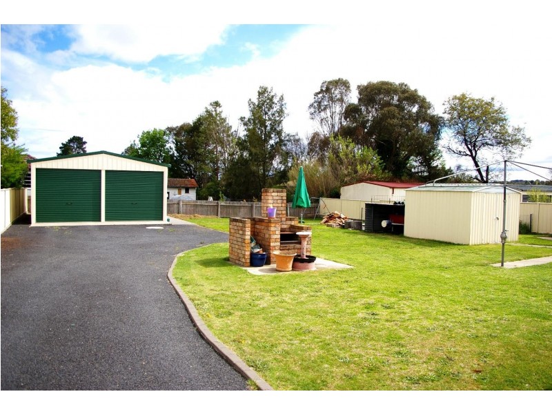 87 Bridge Street, Uralla NSW 2358