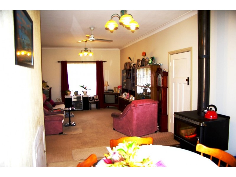 87 Bridge Street, Uralla NSW 2358