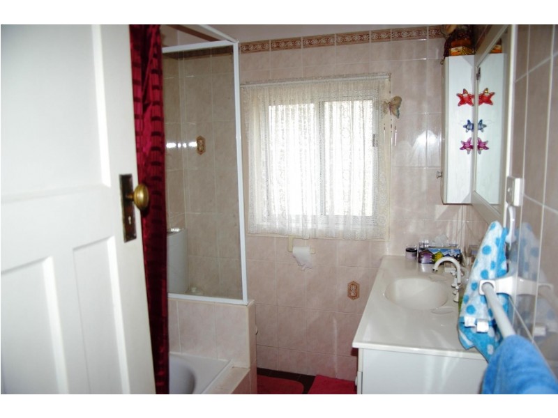 87 Bridge Street, Uralla NSW 2358