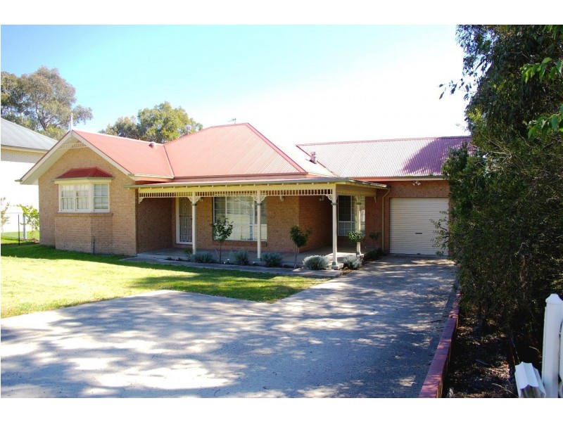 14 Mckenzie Street, Uralla NSW 2358