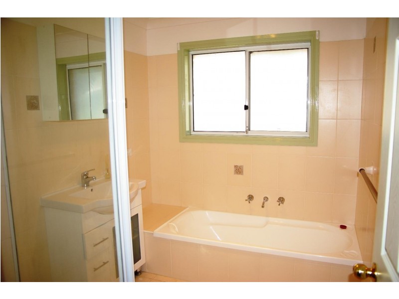 14 Mckenzie Street, Uralla NSW 2358