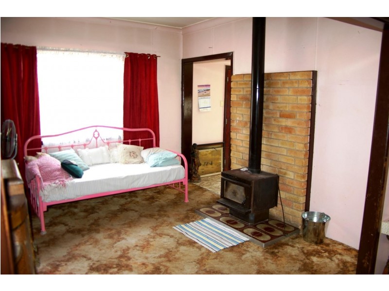 12 Wilkens Street, Uralla NSW 2358