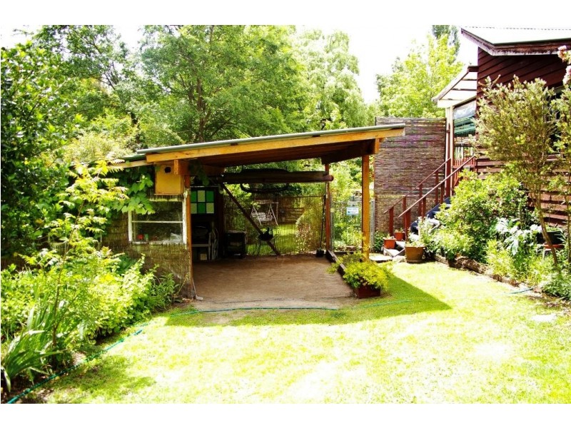 21 Elizabeth Avenue, Uralla NSW 2358