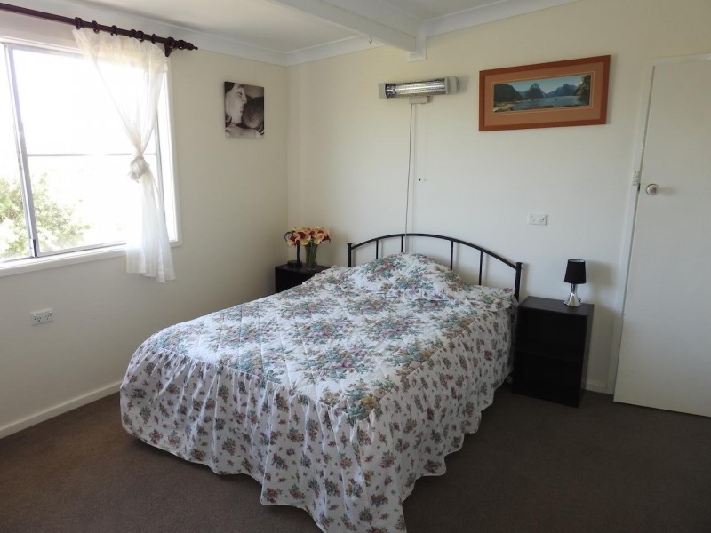 64 Porcupine Lane, Tamworth NSW 2340