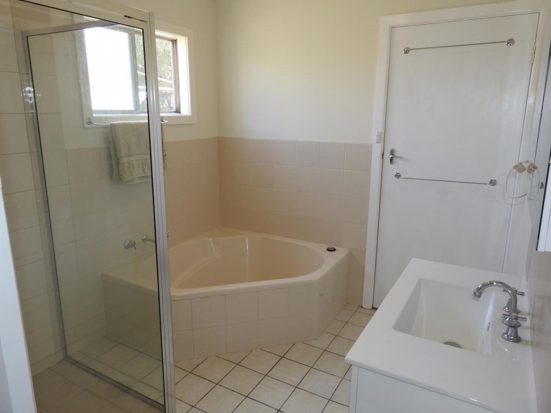 64 Porcupine Lane, Tamworth NSW 2340