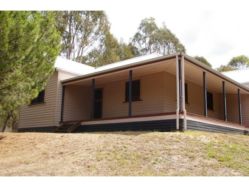 1 Fitzroy Street, Uralla NSW 2358