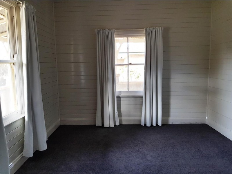 42 East Street, Uralla NSW 2358