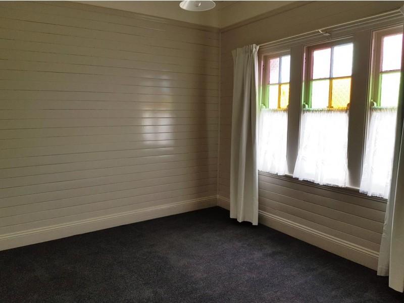 42 East Street, Uralla NSW 2358