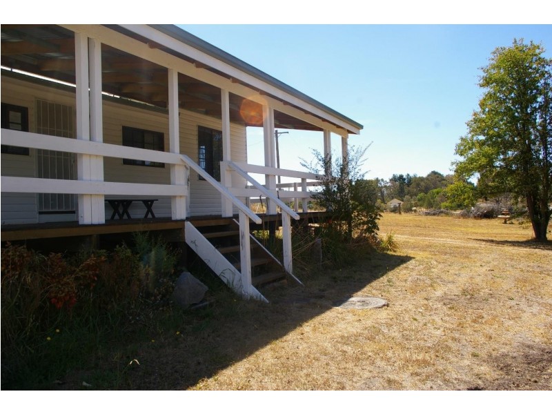 174 Kingstown Road, Uralla NSW 2358