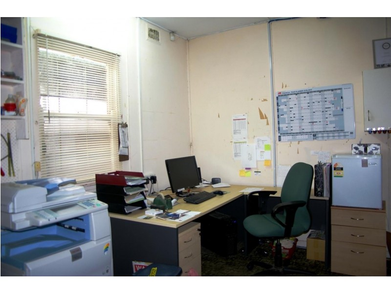 84 Bridge St, Uralla NSW 2358