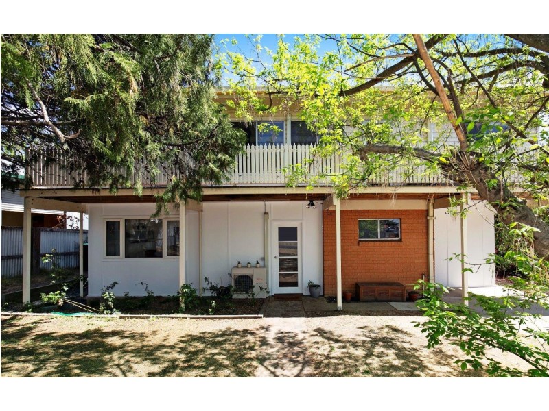 11 Church Avenue, Uralla NSW 2358