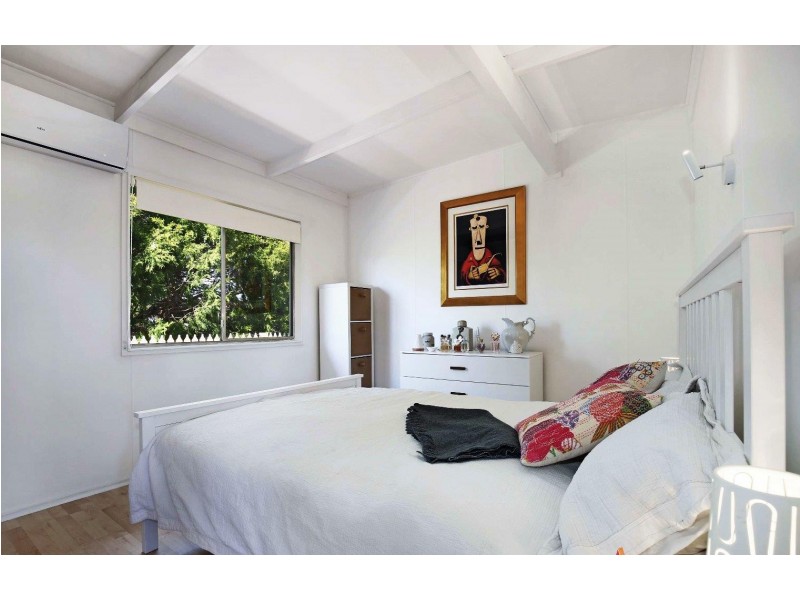 11 Church Avenue, Uralla NSW 2358