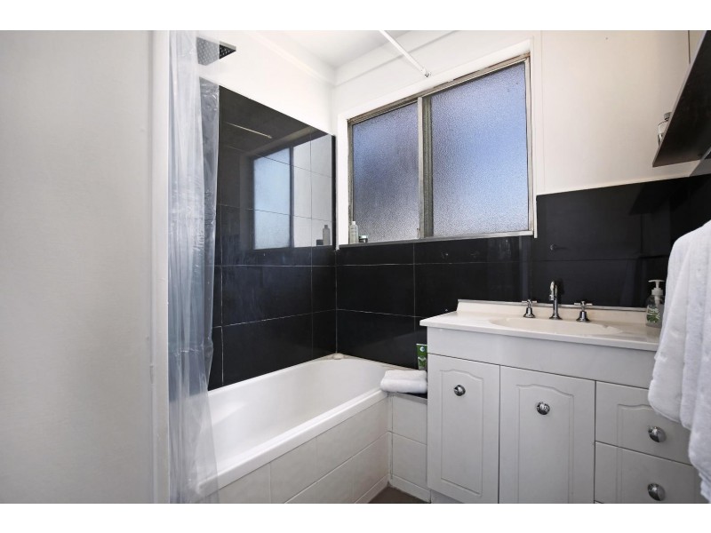 11 Church Avenue, Uralla NSW 2358