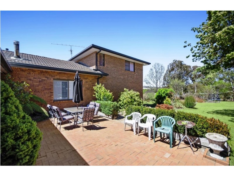 24 Plane Avenue, Uralla NSW 2358