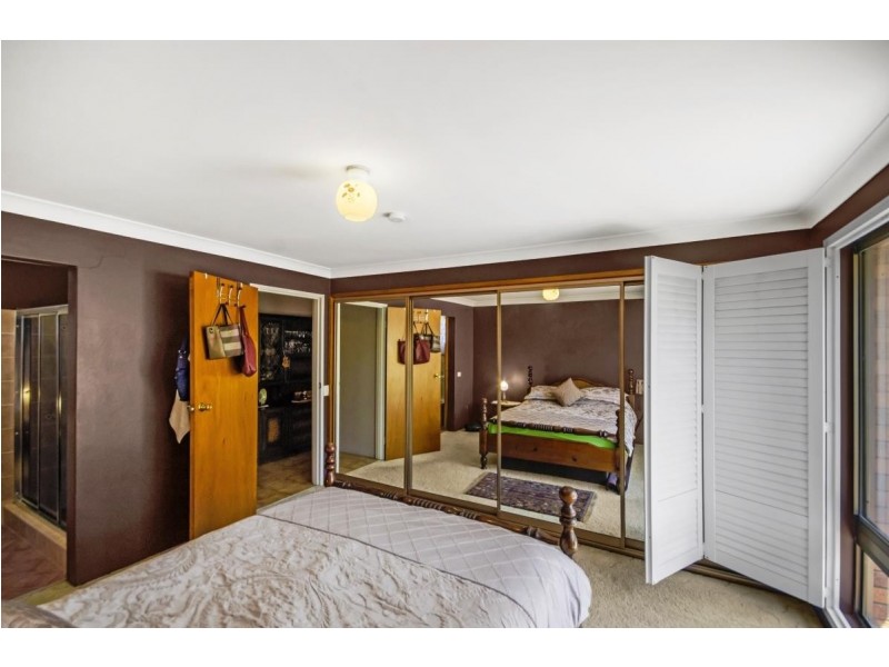 24 Plane Avenue, Uralla NSW 2358