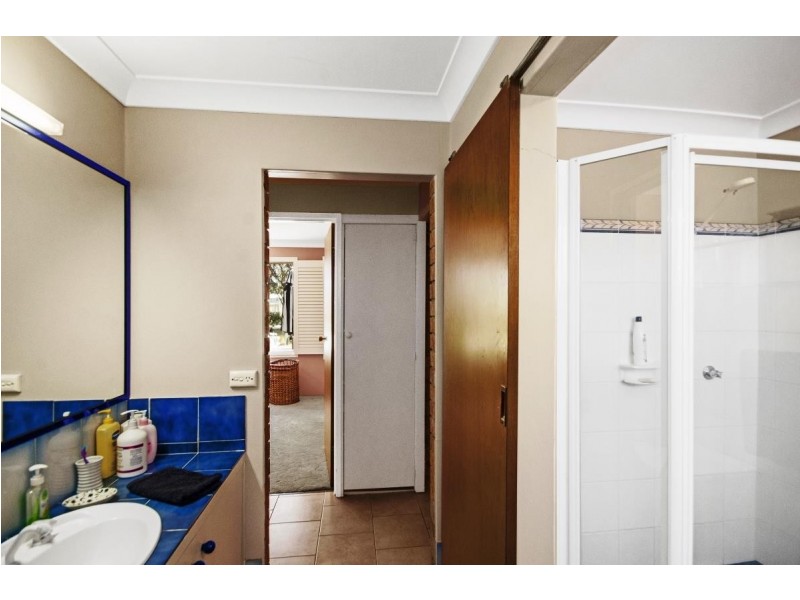 24 Plane Avenue, Uralla NSW 2358