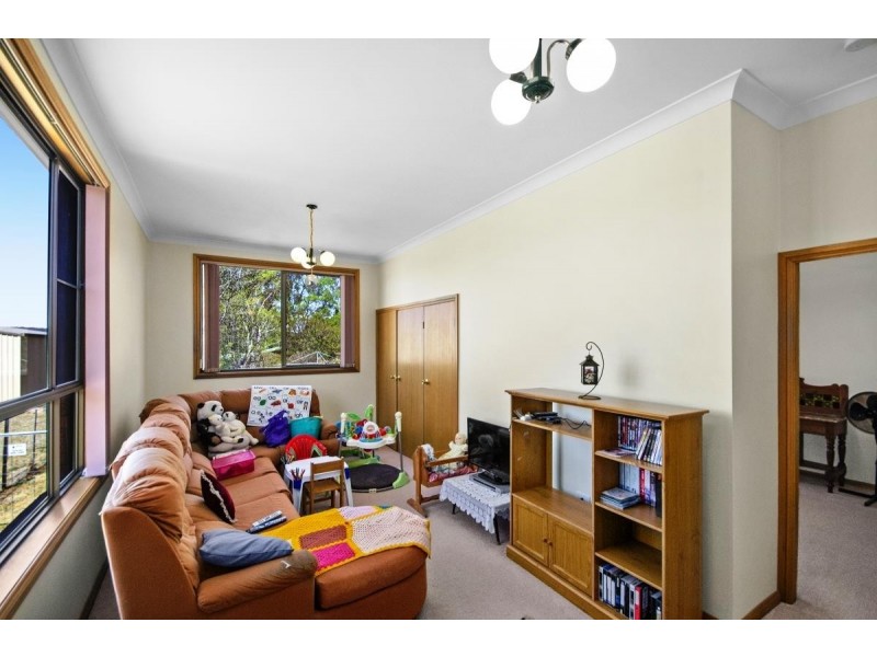 24 Plane Avenue, Uralla NSW 2358